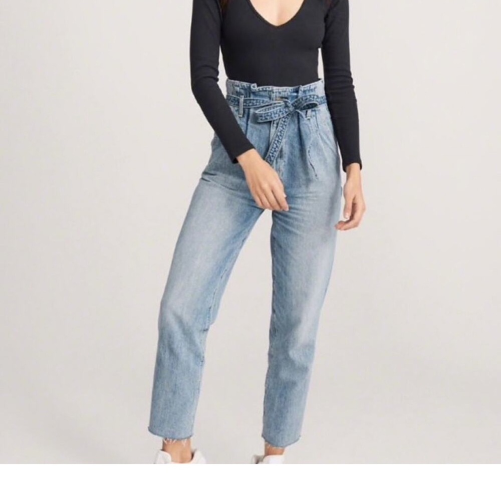 Abercrombie & Fitch Light Blue Women Mom Jeans